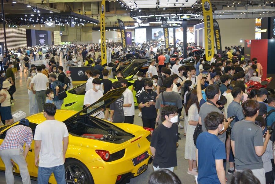 부산국제모터쇼-전시장 스케치 (10)